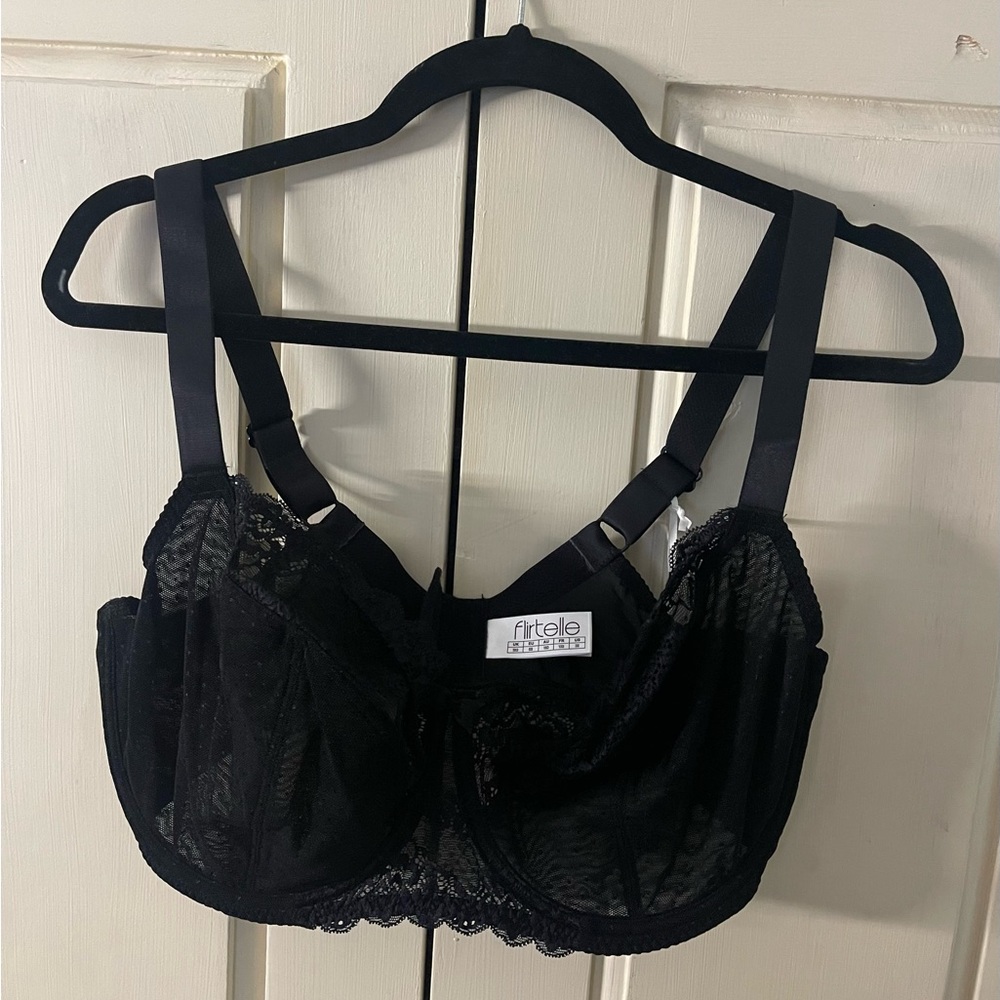 FLIRTELLE
Viola Balcony Bra Black 38G